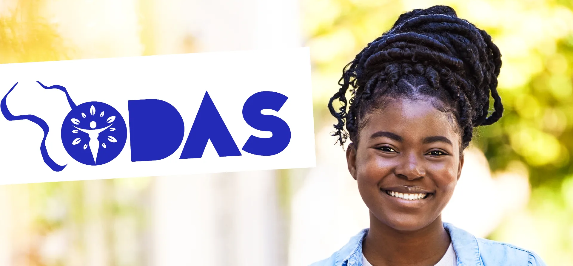 Jeune femme souriante et logo du Centre ODAS